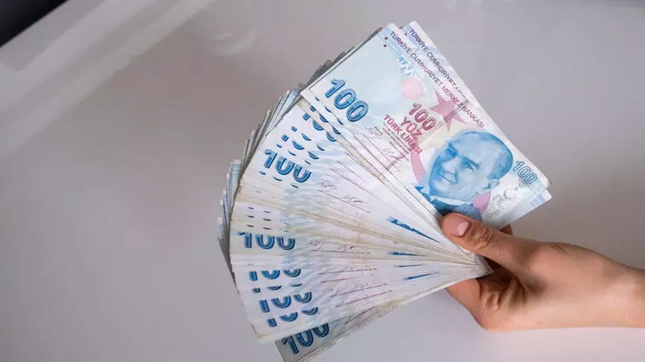 Memur ve Emekli Zammı Netleşti: En Düşük Emekli Maaşı ve Yeni Maaş Hesapları Ortaya Çıktı
