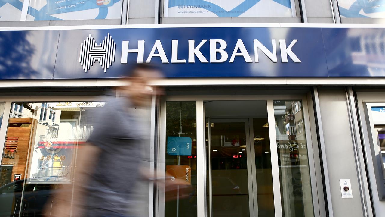 Halkbank duyurdu! Banka müşterisi olanlara 100.000 TL kolay kredi var!