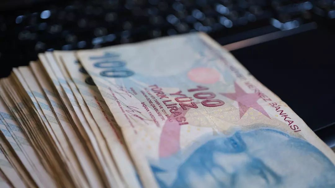 Maaş Hesabında Bereket Saati: 10 Milyon Emekli İçin Ziraat Bankası Kapıları 15 Bin TL Kredi İle Aralanıyor!